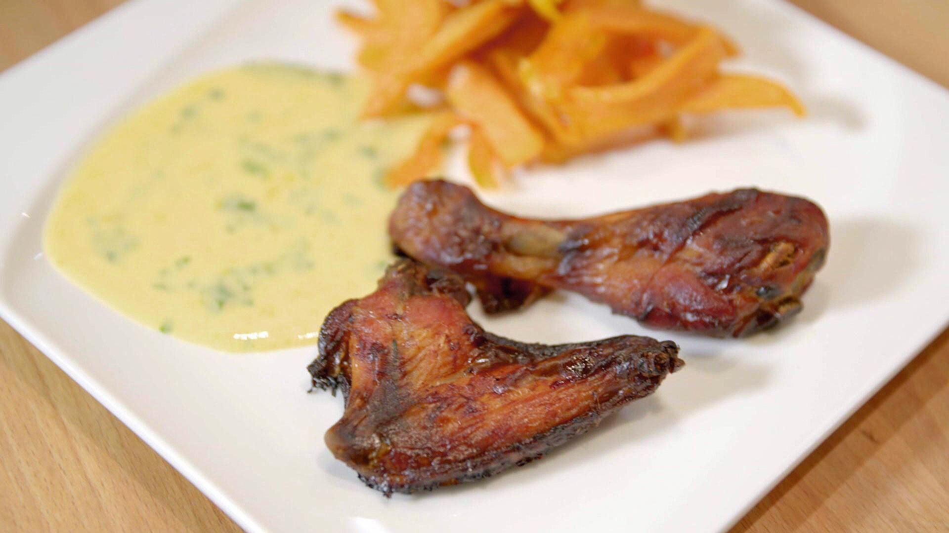 Rezept: Chicken Wings mit Süßkartoffeln und Orangen-Mayonnaise