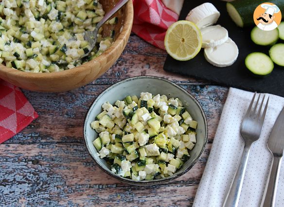 Zucchini, ziegenkäse und zitronensalat