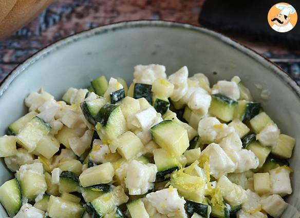Zucchini, ziegenkäse und zitronensalat
