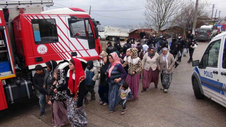 KOCAELİ'NİN İZMİT İLÇESİNDE KÜFÜR YÜZÜNDEN ÇIKAN KAVGADA BİR KİŞİNİN ÖLDÜRÜLMESİ, 2 EV VE BİR ARACIN KUNDAKLANMASIYLA İLGİLİ YARGILANAN 8 SANIK HAKKINDA KARAR ÇIKTI. SANIK ERTAŞ ÖZARİŞ TOPLAM 32 YIL HAPİS CEZASI ALIRKEN DİĞER 7 SANIK İSE TOPLAM 26 YIL 6 AY HAPİS CEZASI ALDI.