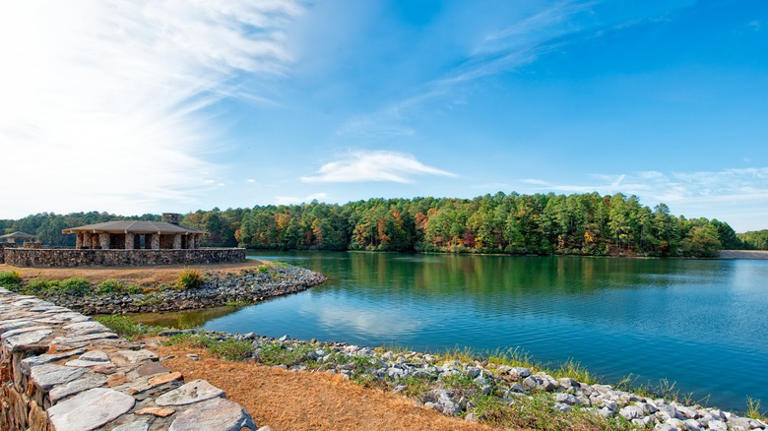 Alabama's Largest State Park Is A Mountain And Lake Paradise Offering  Endless Outdoor Adventures