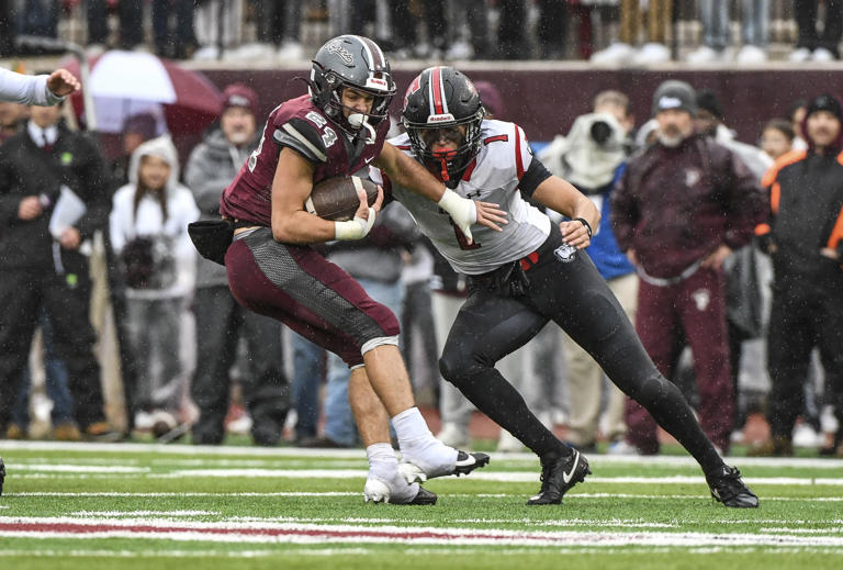 Easton vs. Phillipsburg Thanksgiving Day football photos, Nov. 28, 2024