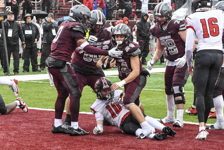 Easton vs. Phillipsburg Thanksgiving Day football photos, Nov. 28, 2024