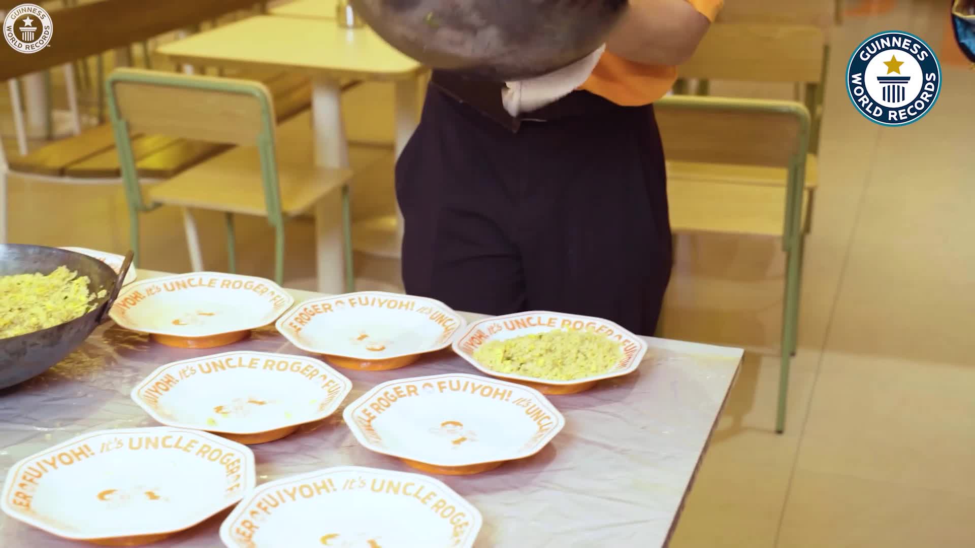 Rekord beim Schwenken von gebratenem Reis, 1.240 g in 30 Sekunden gefangen