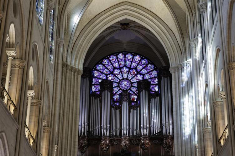 L’orgue monumental a été remonté et accordé.