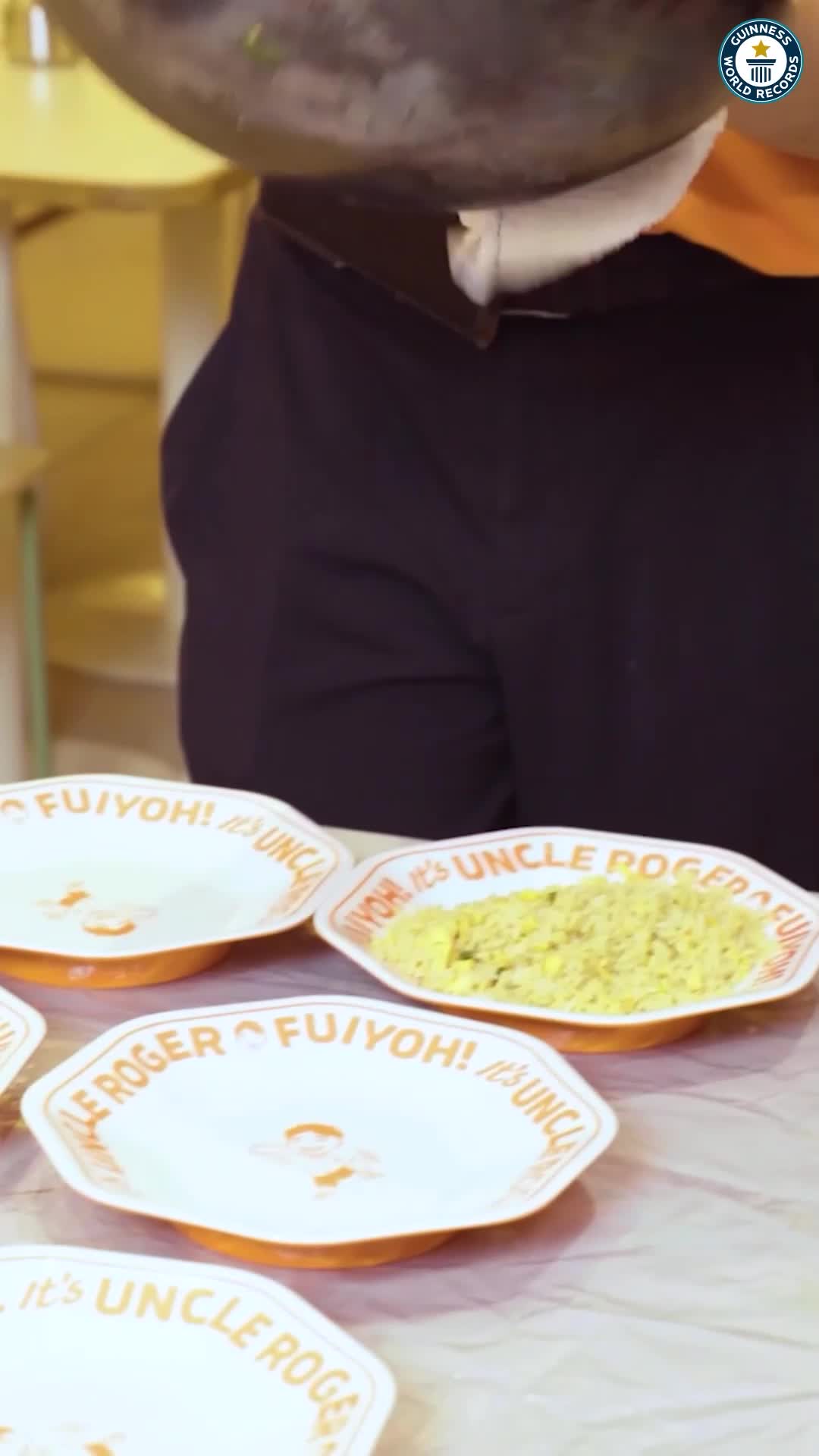 Rekord beim Schwenken von gebratenem Reis, 1.240 g in 30 Sekunden gefangen