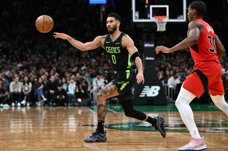 NBA Jayson Tatum au buzzer Victor - AA1ue48r.img