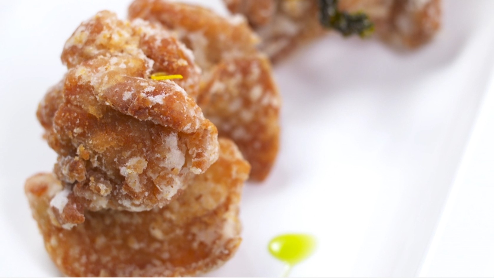 Zartes Tatsuta-Hühnchen Karaage, ein japanischer Genuss