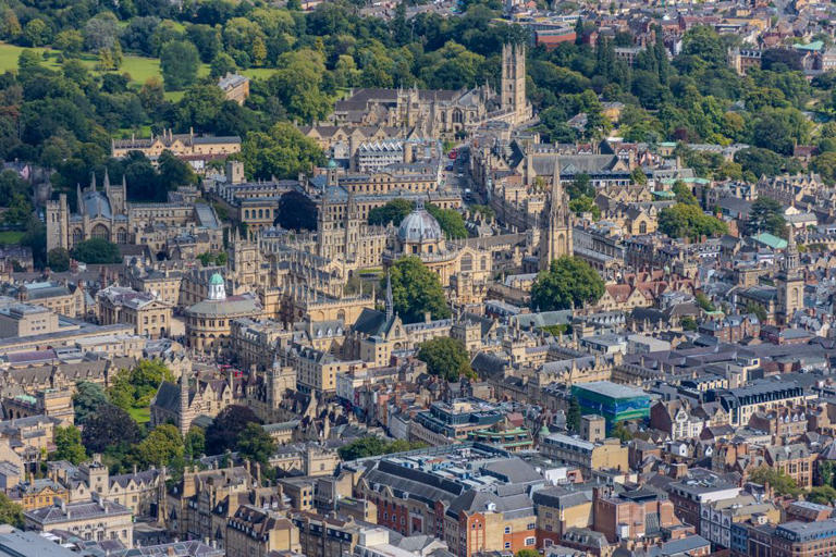 Asylum seekers handed free bus passes in Oxford while other passengers pay up to £4.50