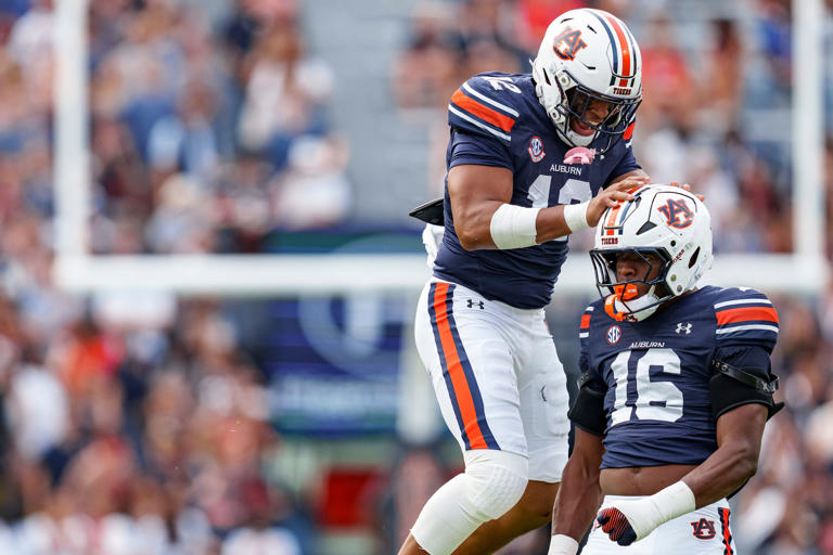 Why Auburn football 'changed' when it began playing LB Demarcus Riddick