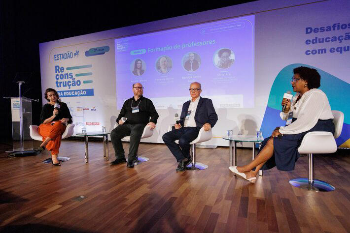 Estadão promove ciclo de debates Reconstrução da Educação; da esquerda para a direita, a repórter especial Renata Cafardo, Fernando Abrucio, Haroldo Corrêa Rocha, e Silvia Lima. Foto: Taba Benedicto/Estadão