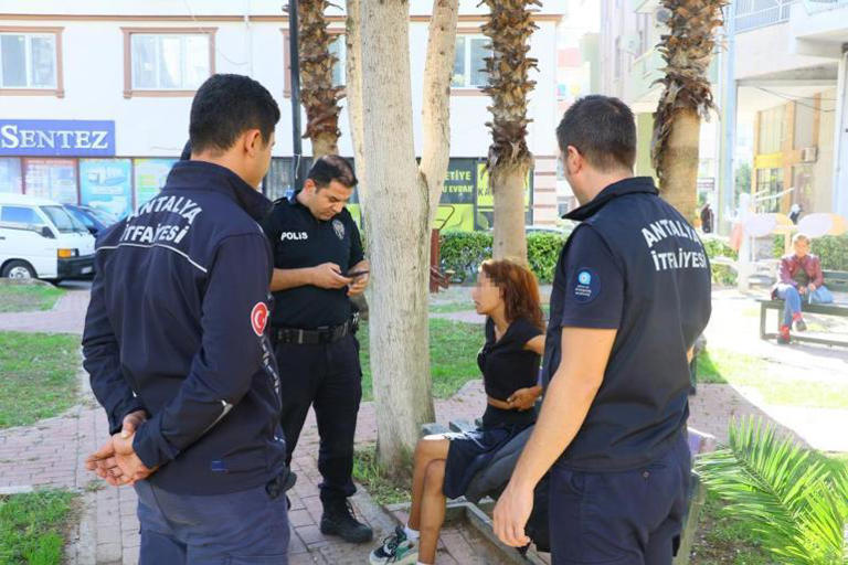 Antalyada tuvaletten gelen çığlık sesleri polisi alarma geçirdi!