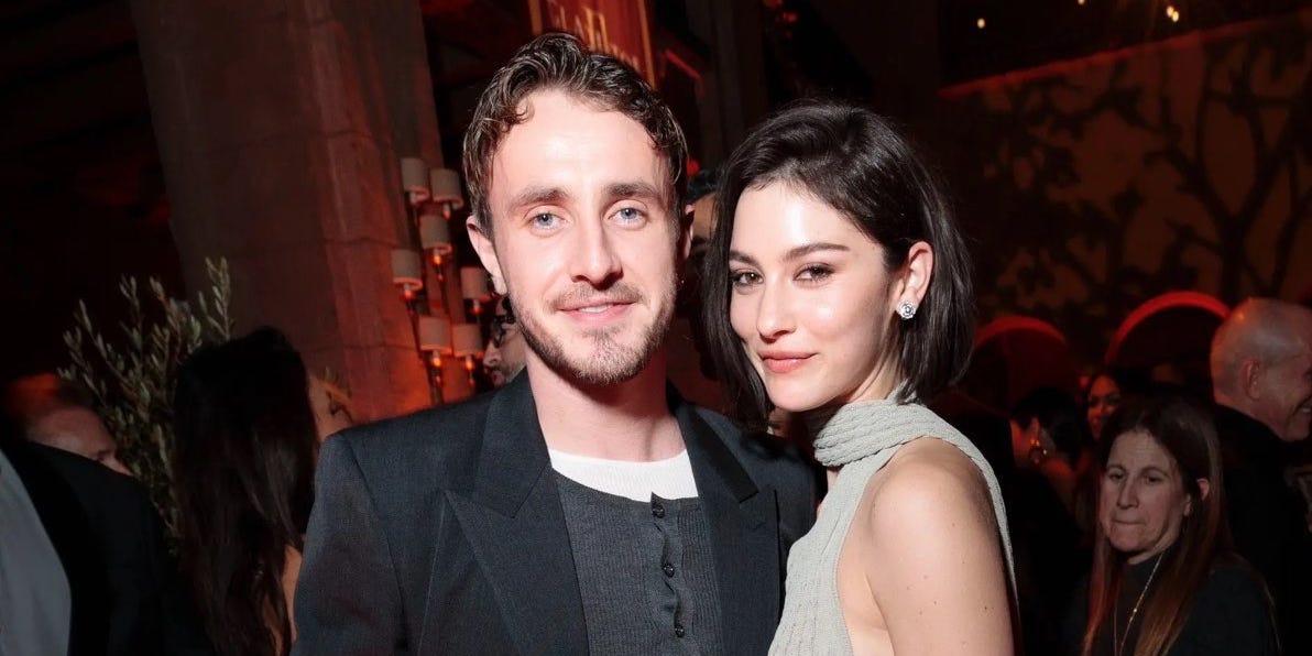 PSA Gracie Abrams and Paul Mescal Were Spotted Holding Hands in NYC