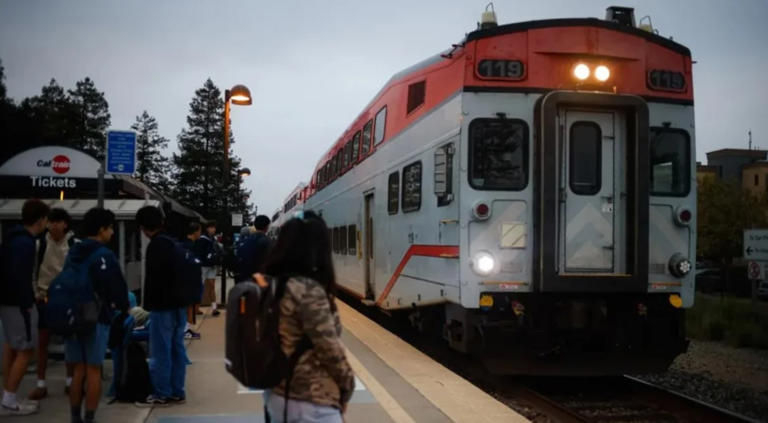 López Aliaga defiende trenes Caltrain de 40 años de antigüedad: "No estoy trayendo chatarra, calidad tipo California"