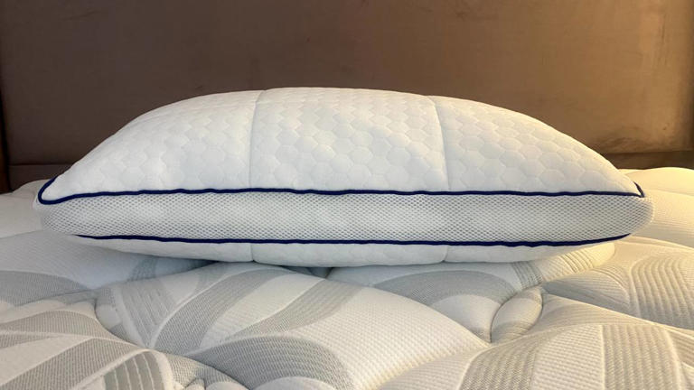 DreamCloud pillow review: great memory foam for side and back sleepers
