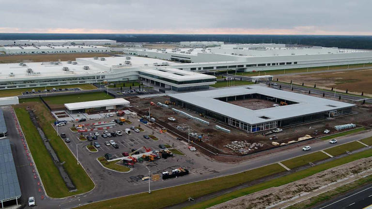 Immigration raid halts construction at Hyundai Megasite in Georgia