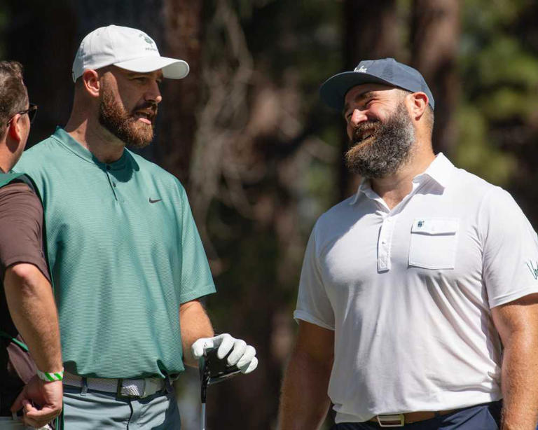 Kansas City Chiefs tight end Travis Kelce and former Philadelphia Eagles center Jason Kelce © Tom R. Smedes/Special to RGJ / USA TODAY NETWORK