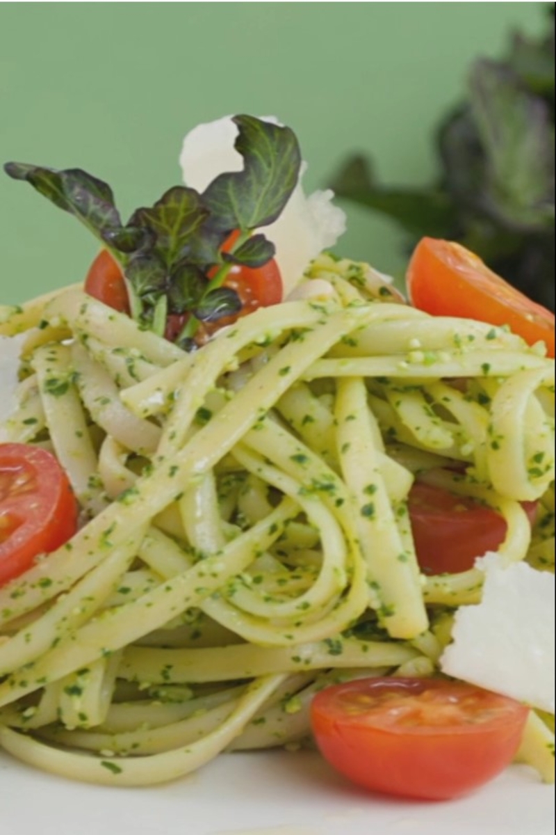 Linguine mit Brunnenkresse-Pesto, eine frische und lebendige Pasta