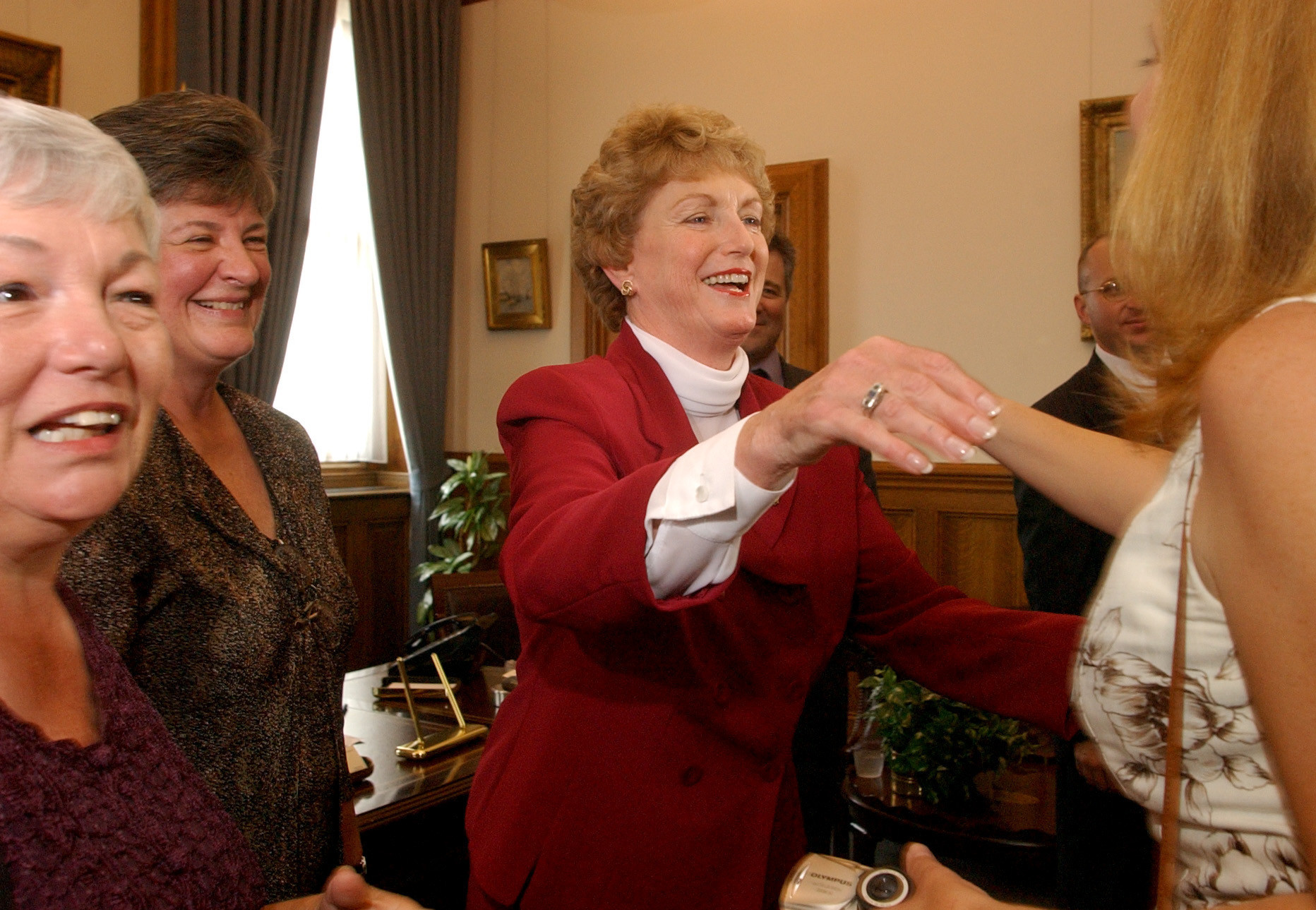 M. Jodi Rell, Governor Who Healed Connecticut After Scandals, Dies At ...