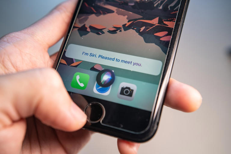The third step is to continue using your phone as you normally would during the test and not interact with any content that could be linked to your test topic in any way. Then pay attention for any changes in your targeted ads. wachiwit – stock.adobe.com