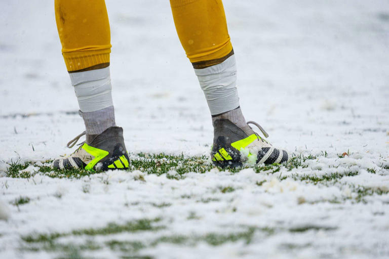 Snow shellacking WMU men’s soccer braves elements, soars to NCAA