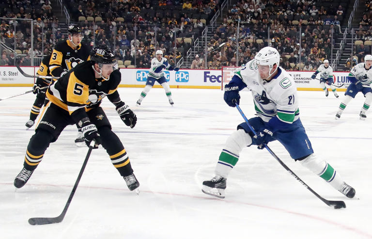 Friedman: Penguins have ‘real interest’ in Canucks’ Nils Höglander