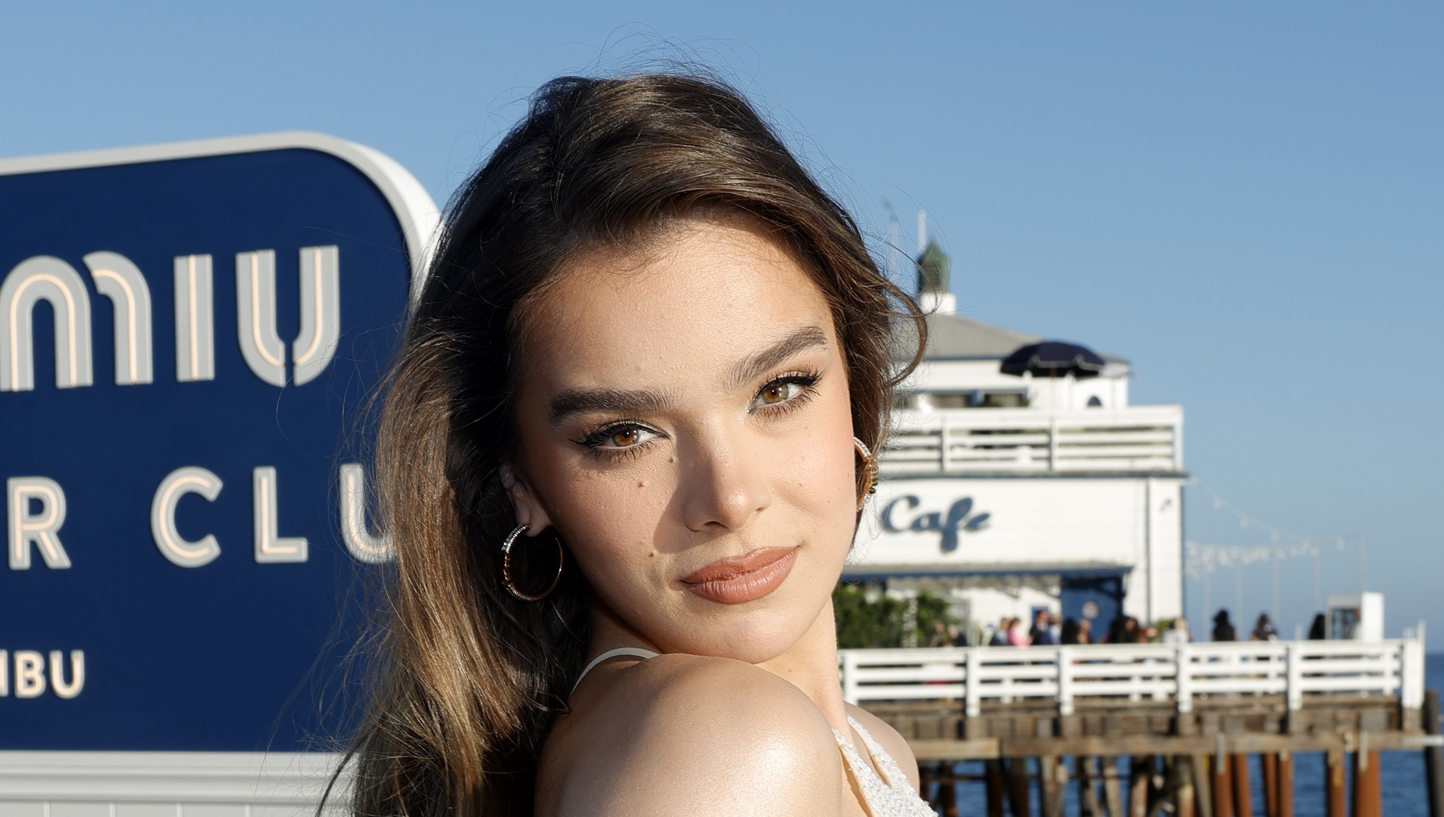 Hailee Steinfeld’s Net Worth How Much Money the Actress Makes in 2025