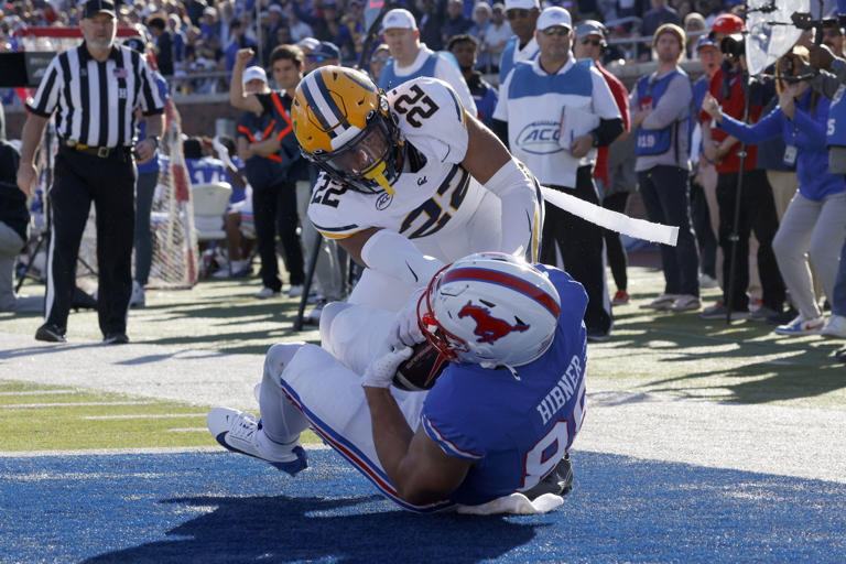 SMU offense may have added secret weapon, just in time for a College ...