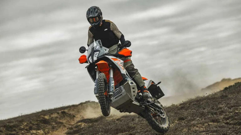 KTM 890 ADVENTURE R MY 2025: tecnologia e prestazioni offroad estreme