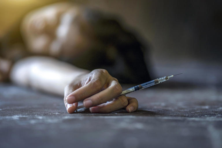Cdc warns of deadly drug 100 times more potent than fentanyl