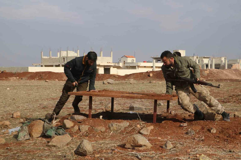 SURİYE MİLLİ ORDUSU'NUN (SMO) ÖZGÜRLÜK ŞAFAĞI OPERASYONU KAPSAMINDA TERÖR ÖRGÜTÜ PKK/YPG'DEN KURTARDIĞI TEL RIFAT'TA KİLOMETRELERCE UZUNLUĞUNDAKİ TÜNELİN BİR UCUNDA YERİN ALTINDAN KAÇIŞ İÇİN KULLANILAN ASANSÖR ÇIKTI.