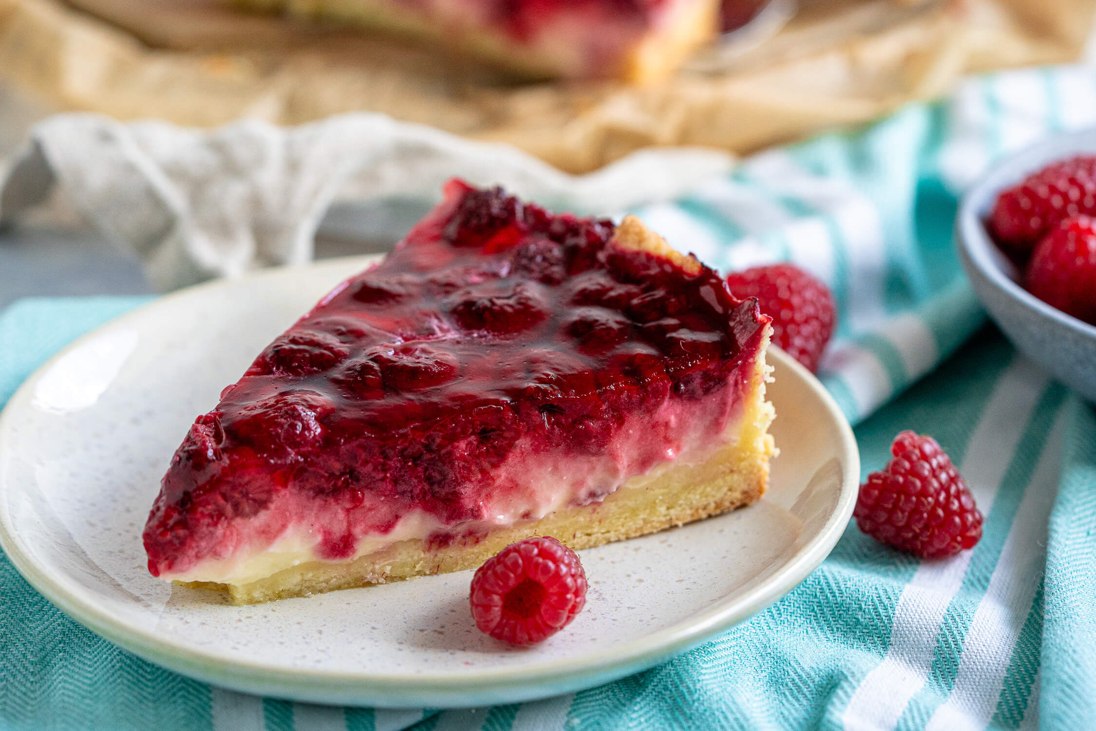 Himbeer-Schmand-Kuchen - einfaches Rezept, mega cremig &amp; lecker
