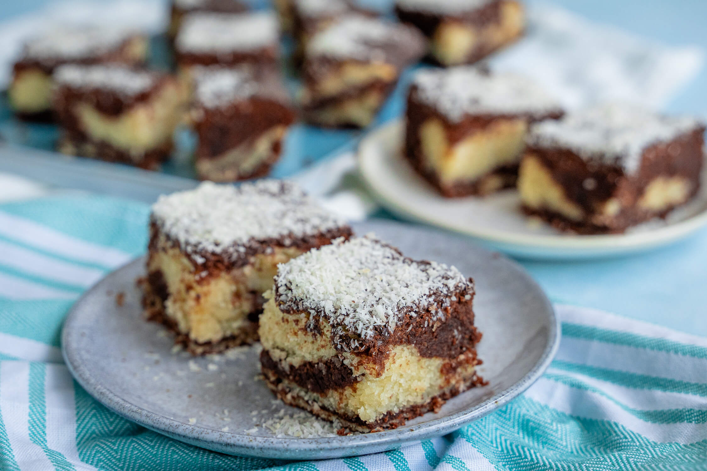 Bounty Kuchen - saftiger Kuchen Kokoskuchen vom Blech