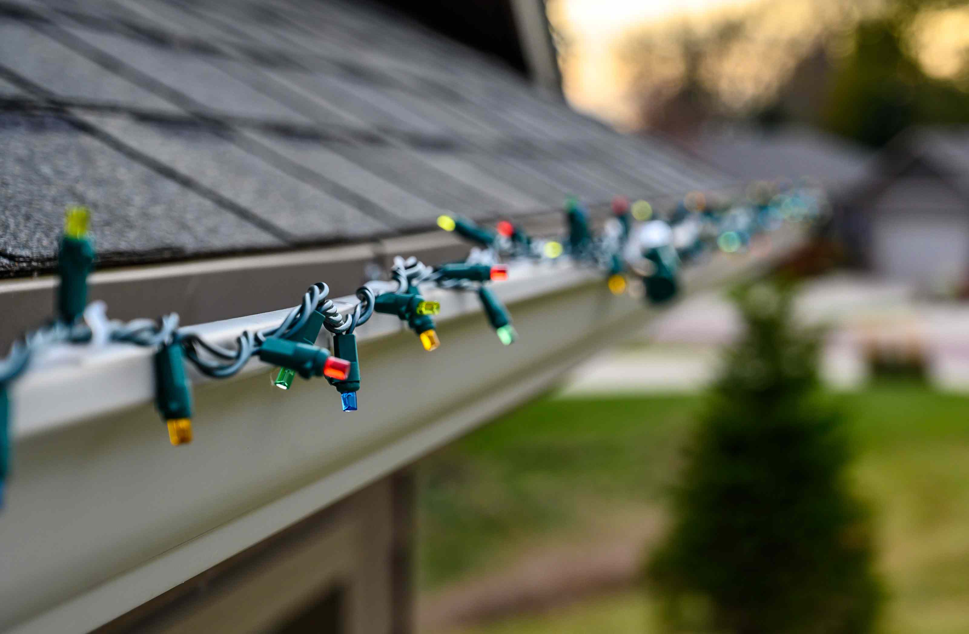 5 Mistakes You're Making When Hanging Christmas Lights (and What to Do