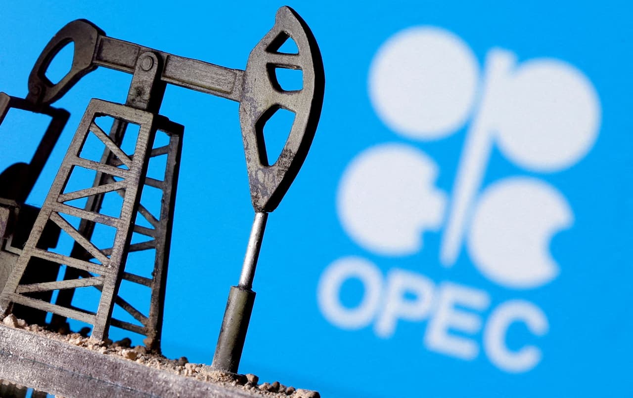 OPEC Further Trims Oil-Demand Forecast After Output-Hike Delay