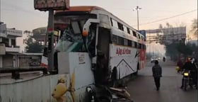 2 Dead 6 Injured After Speeding Bus Rams Into Divider As Driver Dozes 2 Dead 6 Injured After Speeding Bus Rams Into Divider As Driver Dozes