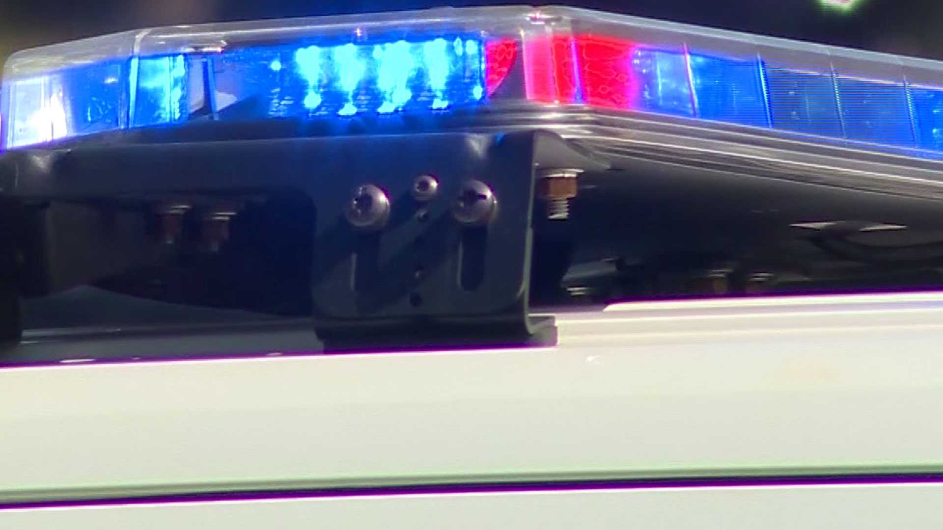 Police search for man who fled after crash on Interstate 95 in Clinton