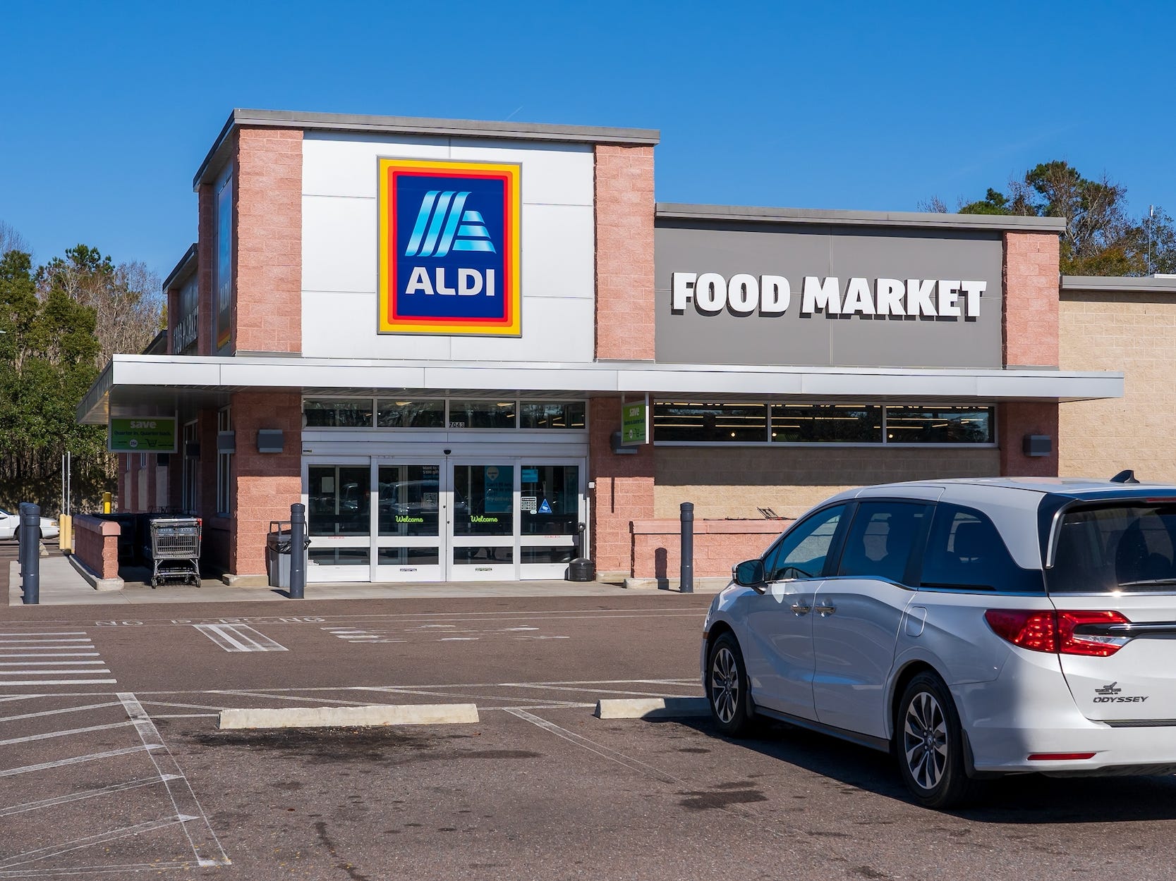 Aldi is my favorite place to shop. Here are 5 things I do to save even
