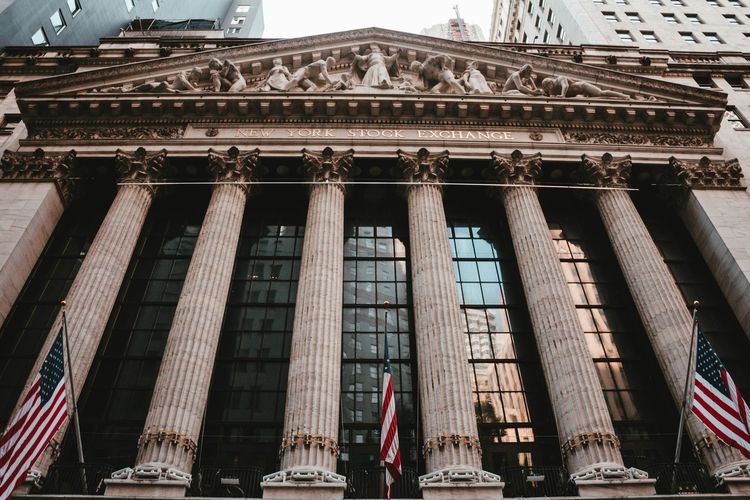 Wall Street Turun, Investor Tunggu Laporan Nvidia