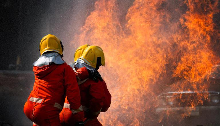 Torino, tragedia nella notte. Appartamento va a fuoco, morta una 25enne