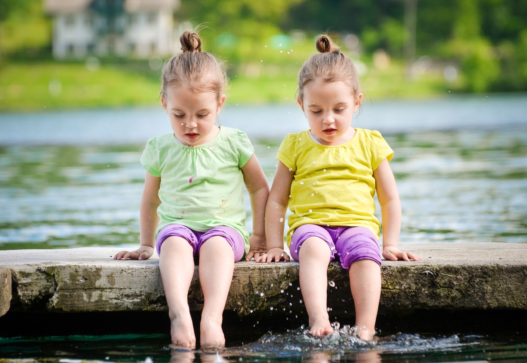 20 surprising facts about identical twins