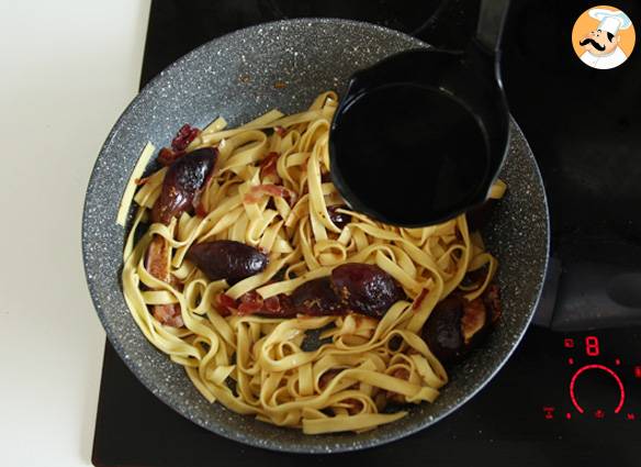 Nudeln mit feigen und pancetta