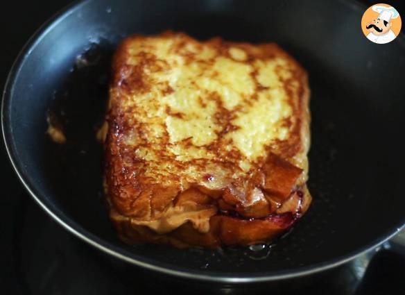 French toast mit erdnussbutter und gelee