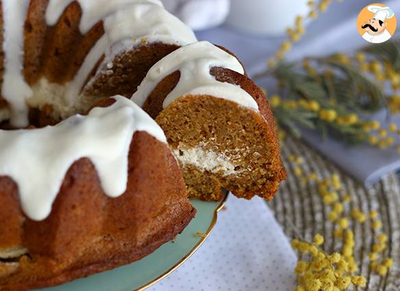 Karottenbiskuit mit käsekuchenfüllung