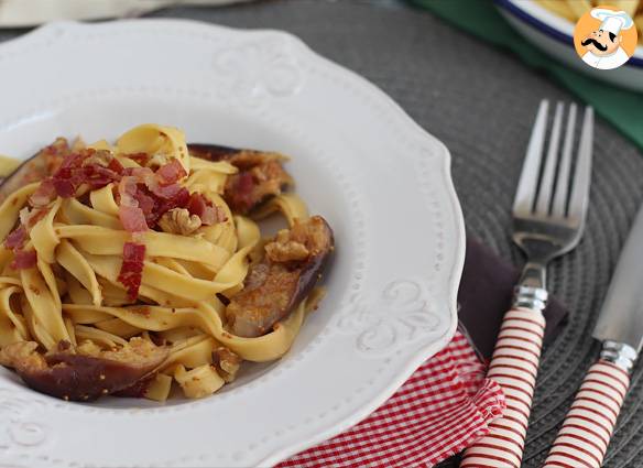 Nudeln mit feigen und pancetta