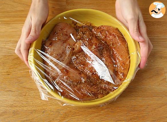 Gebackenes hähnchen mit honig und senf