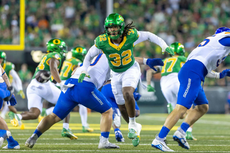 Oregon Ducks Linebacker Emar’rion Winston Enters Transfer Portal