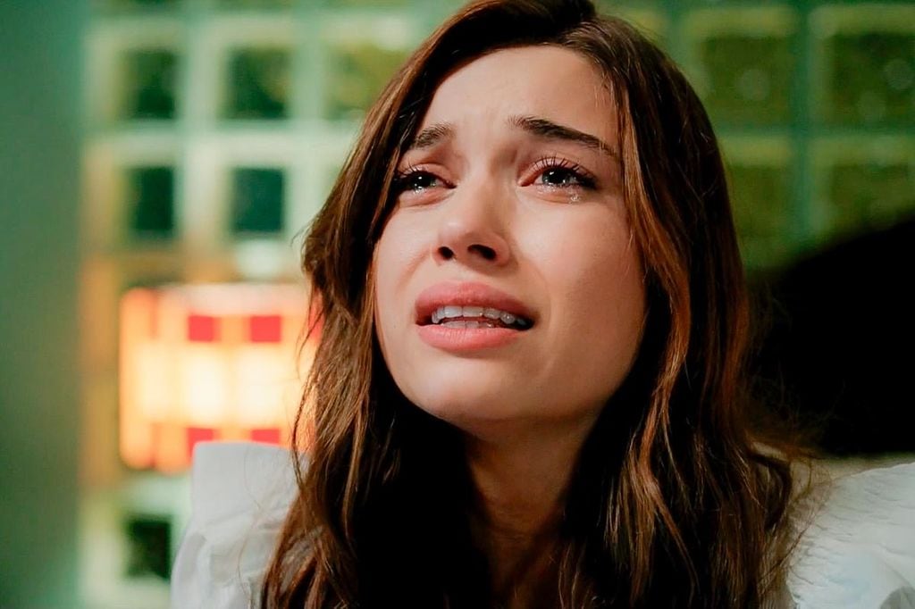 Unfollow y... ¿nueva ruptura entre Mert Ramazan Demir y Afra Saraçoğlu,  protagonistas de 'Una nueva vida'?