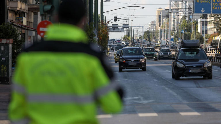 Μείωση ορίων ταχύτητας στην πόλη, ποινές για πεζούς: Τι αλλάζει στον νέο ΚΟΚ