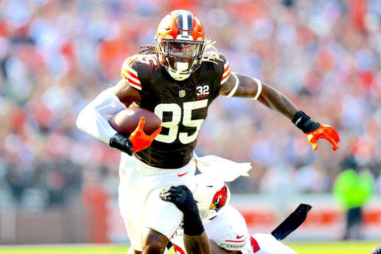 Who Should I Start for Fantasy Football Week 15? David Njoku, Tucker Kraft, Cade Otton, Sam
